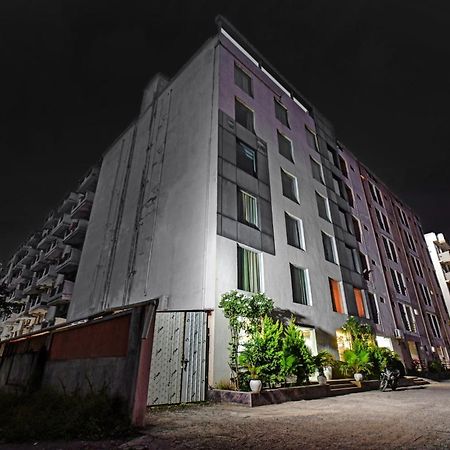 Townhouse Classio Suites Shirdi Exterior photo