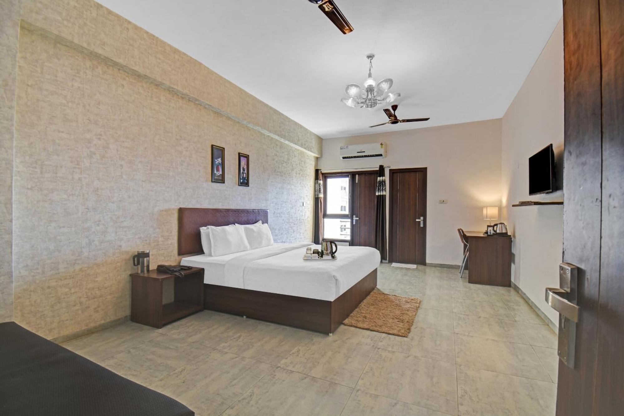 Townhouse Classio Suites Shirdi Exterior photo
